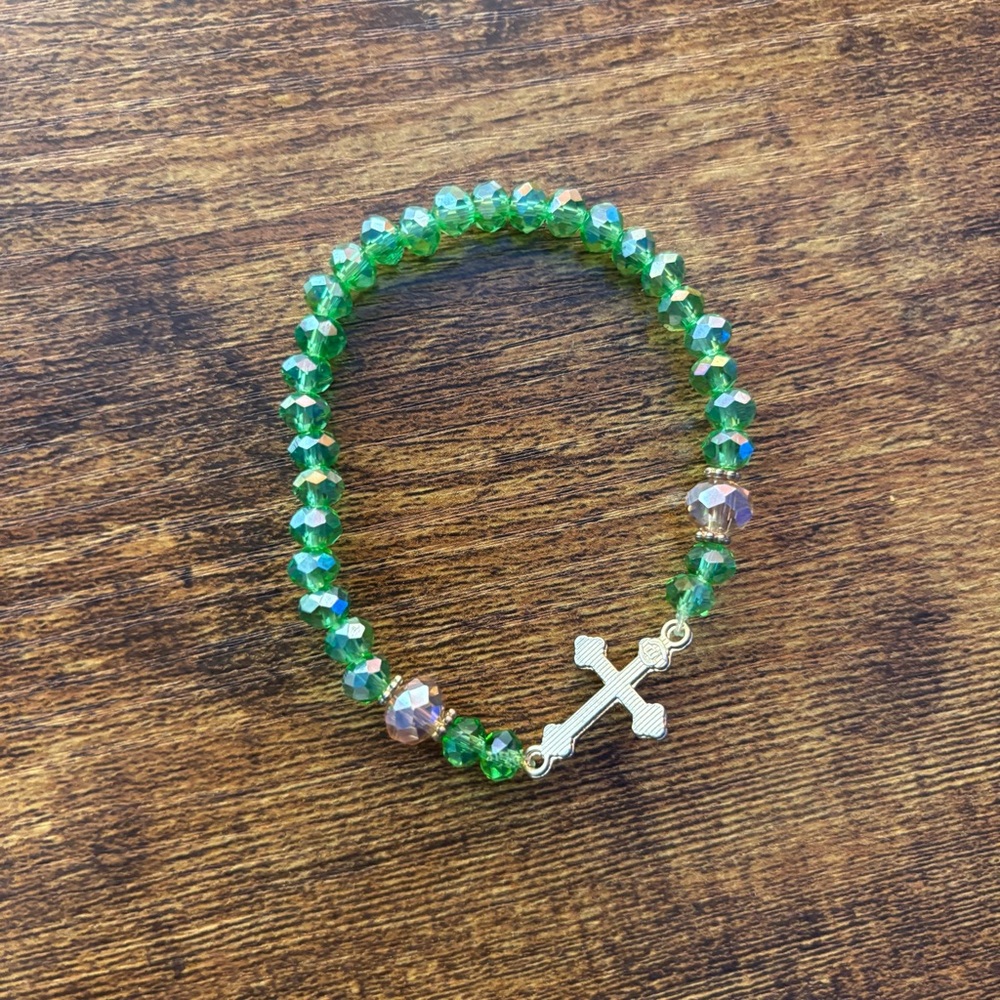 NWT handmade Green Glass Beaded Bracelet with Cross Charm